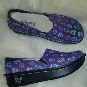 Alegria Clogs - alegria Skull shoes - size 9